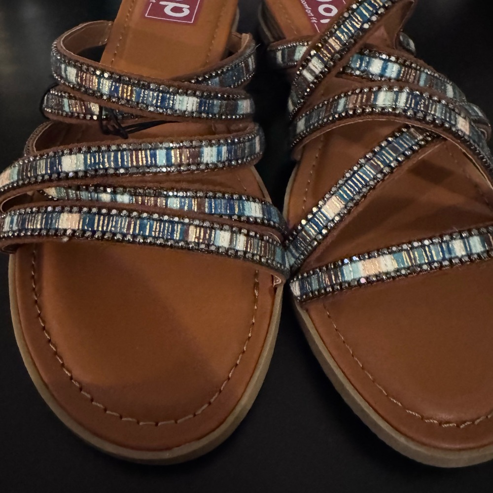 Pop Brown Rhinestone Sandals - Picture 9 of 13